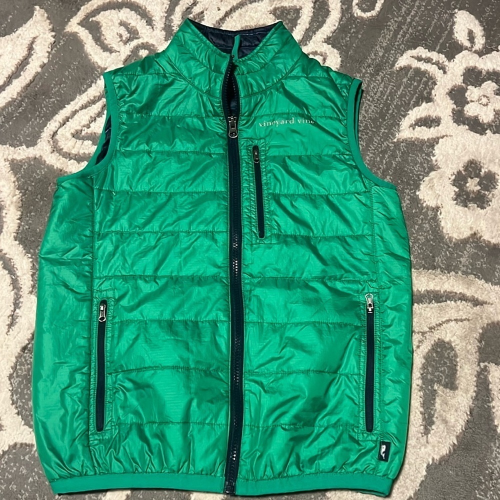 Vineyard vines puffer vest. Youth medium. 12-14. Green and blue. Unisex.